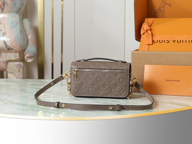 Monogram Pochette Metis East West Handbag M25910 in Smoke - Image 3