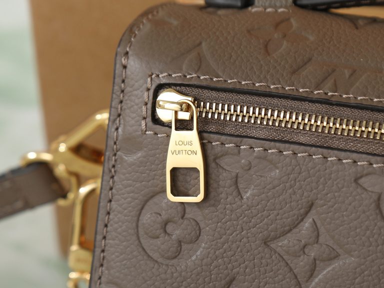 Monogram Pochette Metis East West Handbag M25910 in Smoke - Image 7