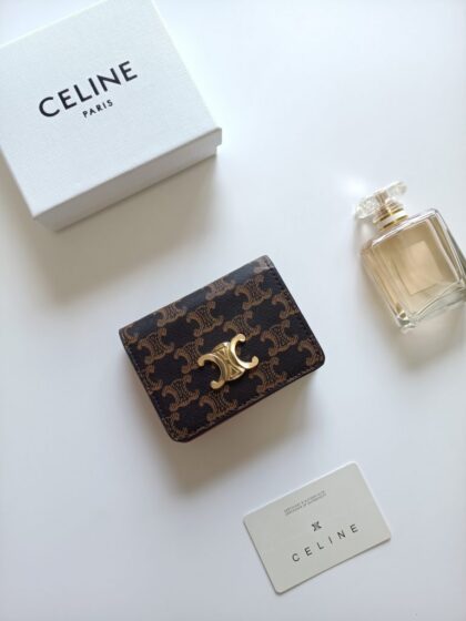 Triomphe Card Holder 10K623