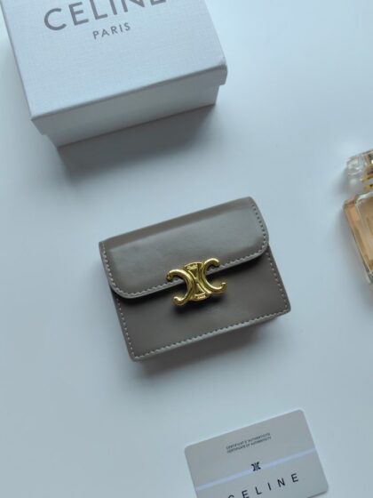 Triomphe Card Holder 10N063