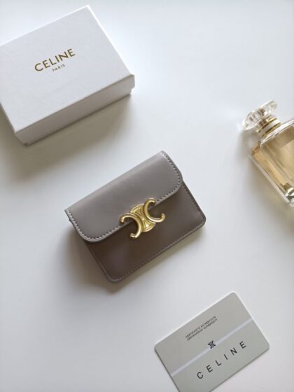 Triomphe Card Holder 101583