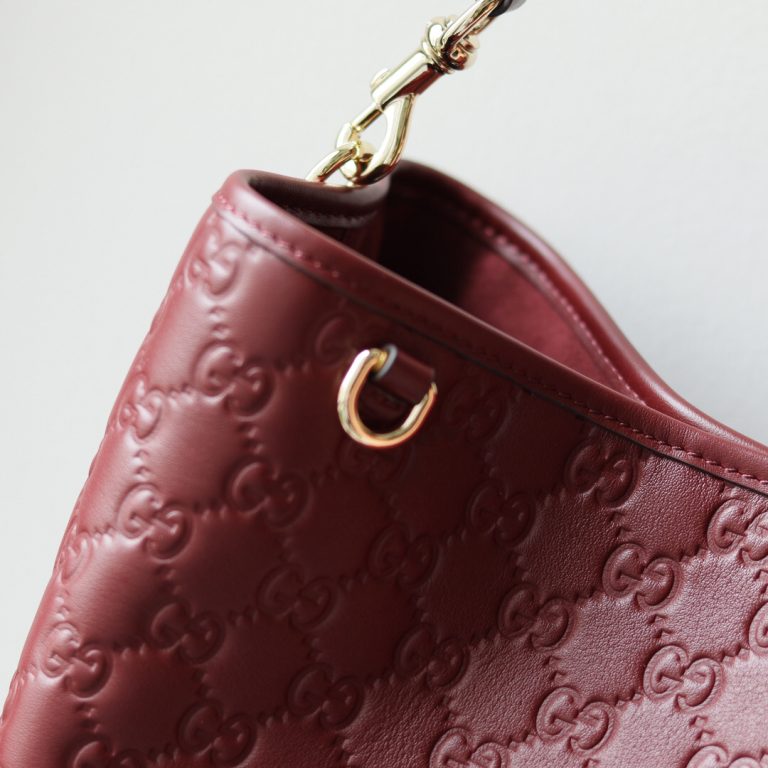 Horsebit Emblem Bucket Bag 815103 in Black - Image 2
