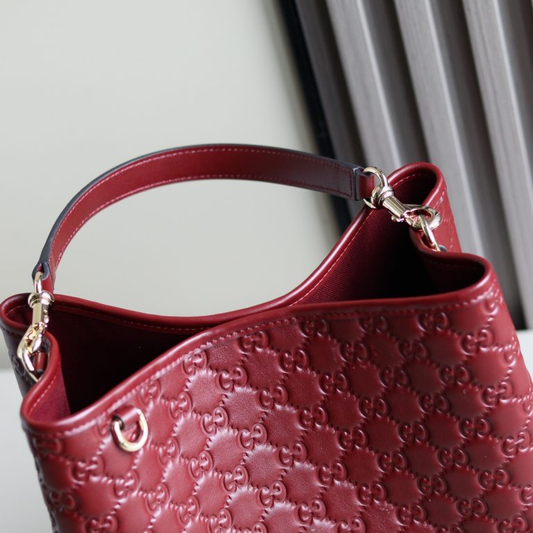 Horsebit Emblem Bucket Bag 815103 in Black - Image 3