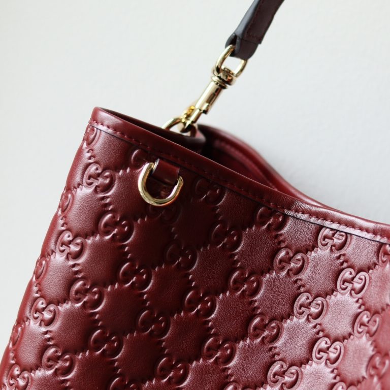 Horsebit Emblem Bucket Bag 815103 in Black - Image 10