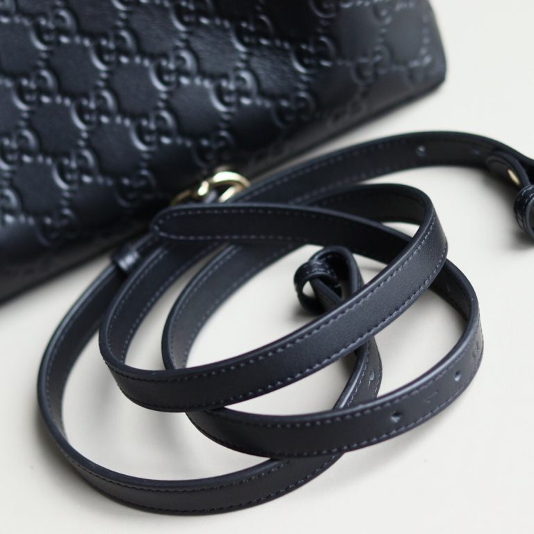 Horsebit Emblem Bucket Bag 815103 in Black - Image 6