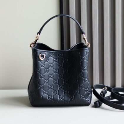 Horsebit Tote Bag 815118 in Black