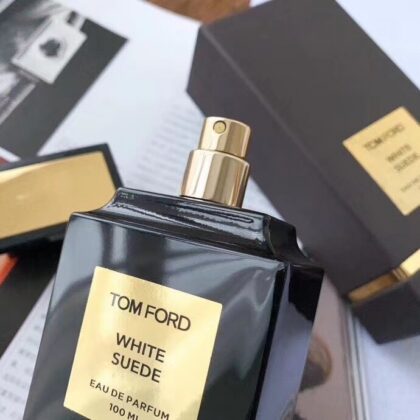 Noir Amber Perfume in White