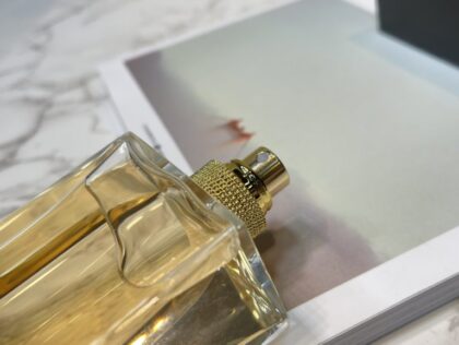 Woody Amber Perfume in Black