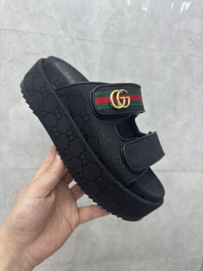 Sandals in Black