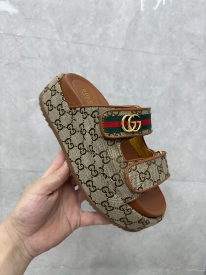Sandals in Black