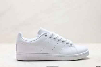 Monogram Sneakers M20326