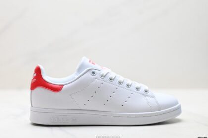Monogram Sneakers M20326