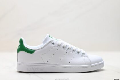 Monogram Sneakers M20326