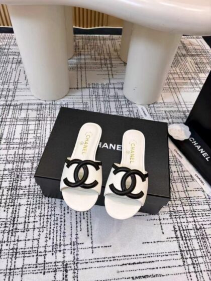 Sandals in Black