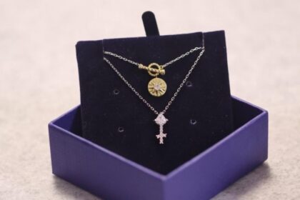 Necklace in White