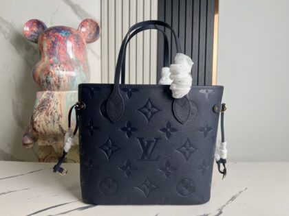 Monogram Shoulder Bag M47143