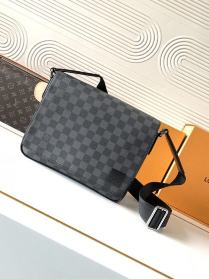 Monogram Messenger Bag M42710