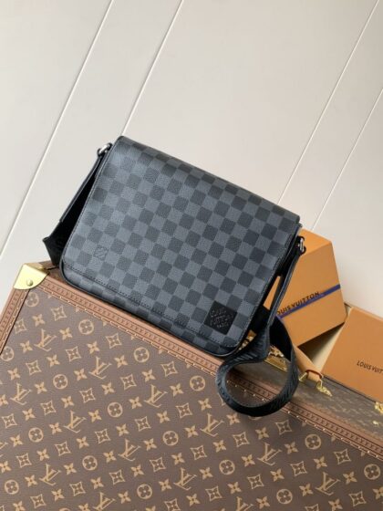 Monogram Messenger Bag M42710