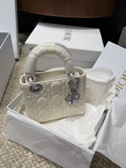 Bag 1228697815