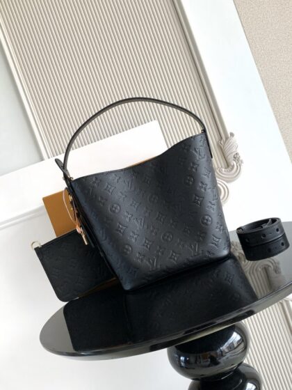 Monogram Bucket Bag M29090