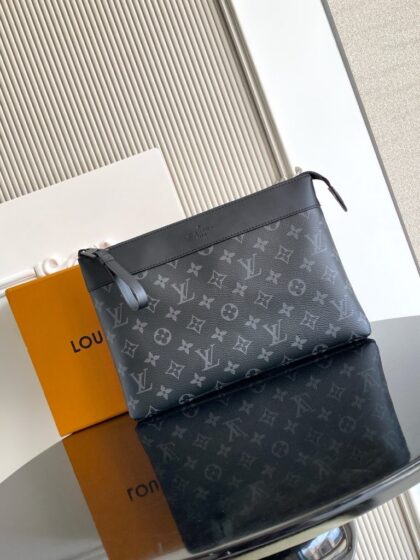 Monogram Handbag M82543