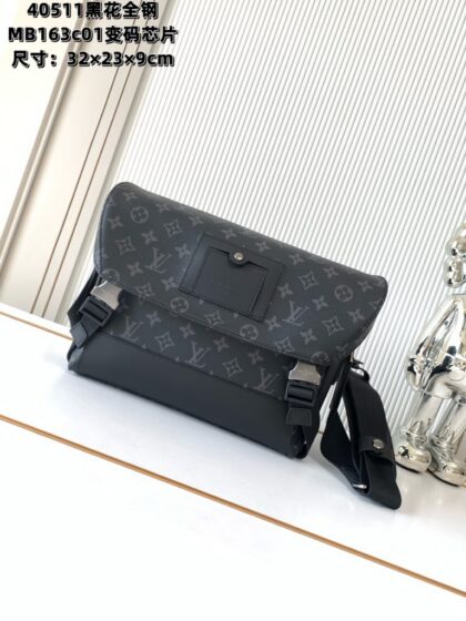 Monogram Messenger Bag M40511