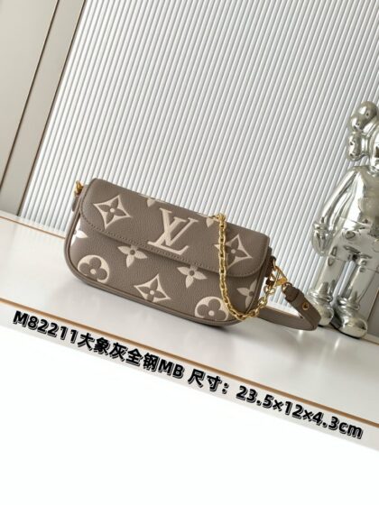 Monogram Shoulder Bag M82211