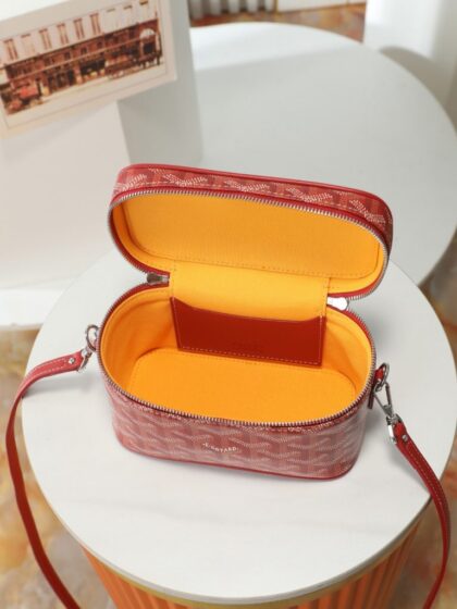 Chevron Shoulder Bag 020251
