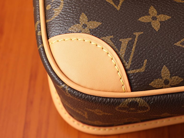 Monogram Handbag M13035 - Image 6