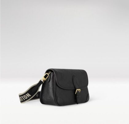 Monogram Shoulder Bag M47161 in Black