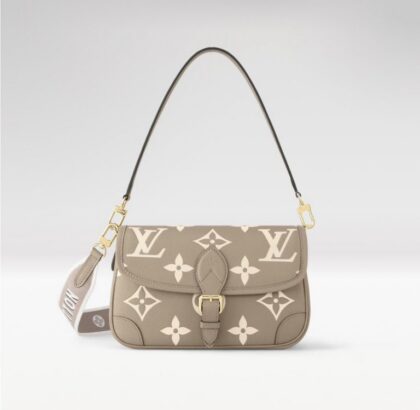 Monogram Shoulder Bag M47161 in Black