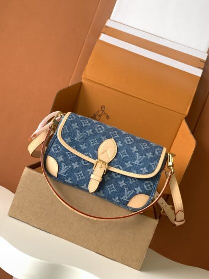 Monogram Handbag M13070