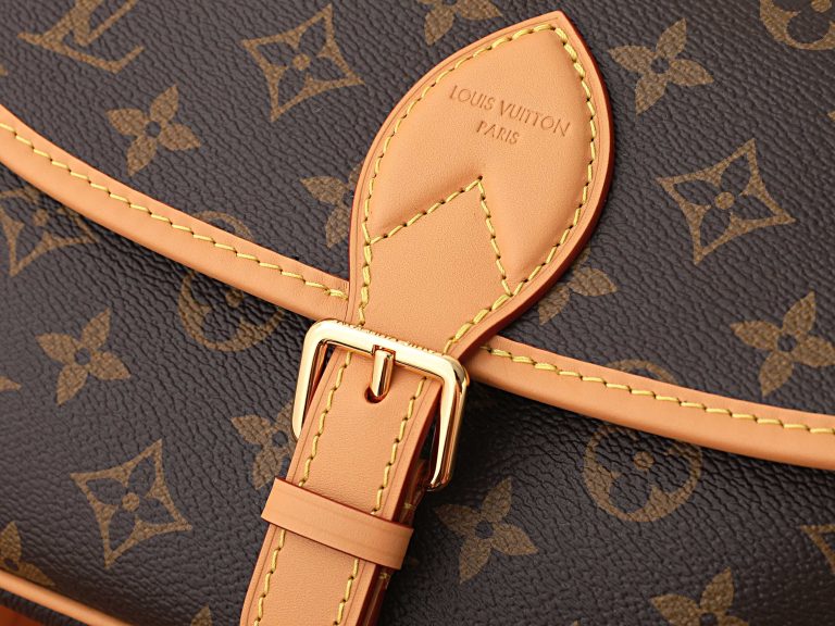Monogram Handbag M13035 - Image 4