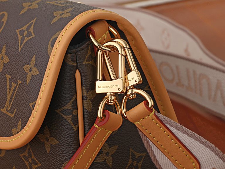 Monogram Handbag M13035 - Image 5