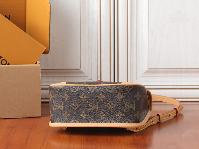 Monogram Shoulder Bag M29766 - Image 7