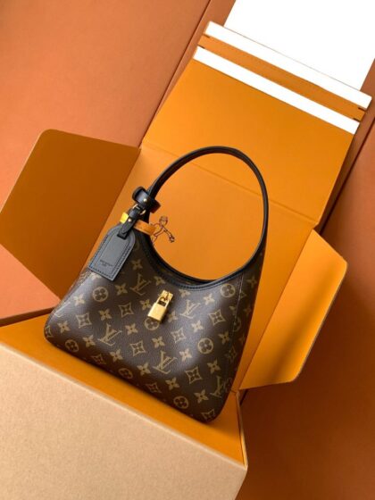 Monogram Handbag M12940