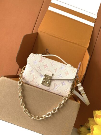 Monogram Pochette Metis East West Handbag M25682