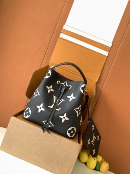 Monogram Handbag M45497 in Black