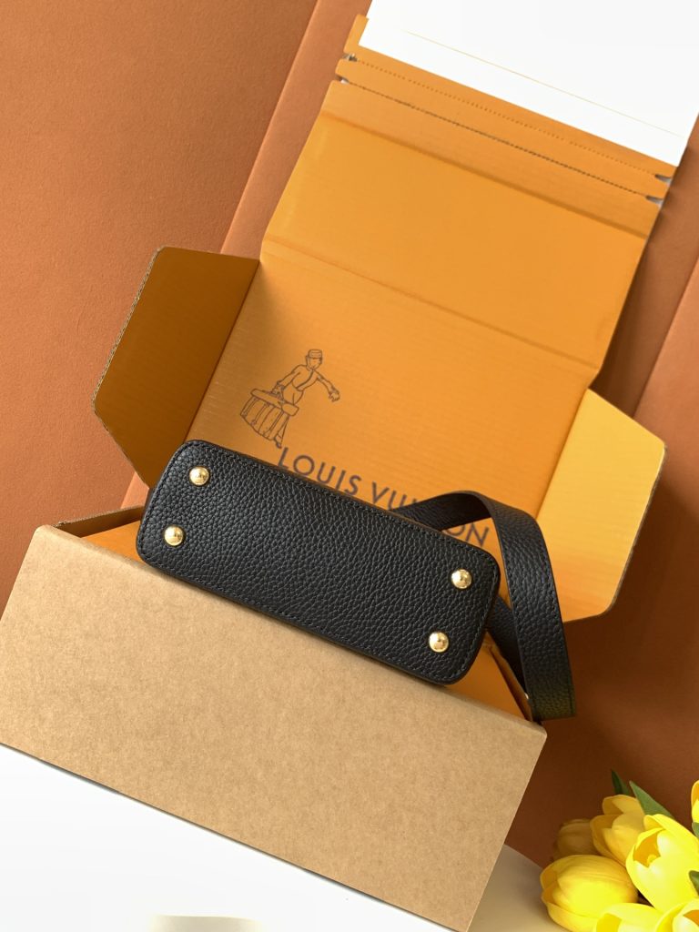 Monogram Handbag M11341 in Black - Image 4