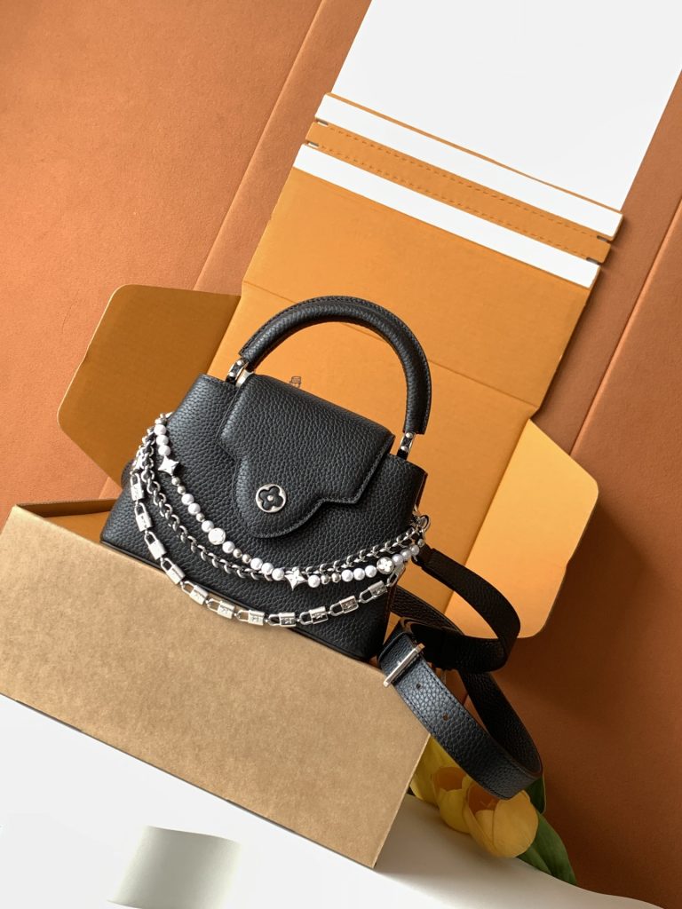 Monogram Card Holder M11908 in Black - Image 2