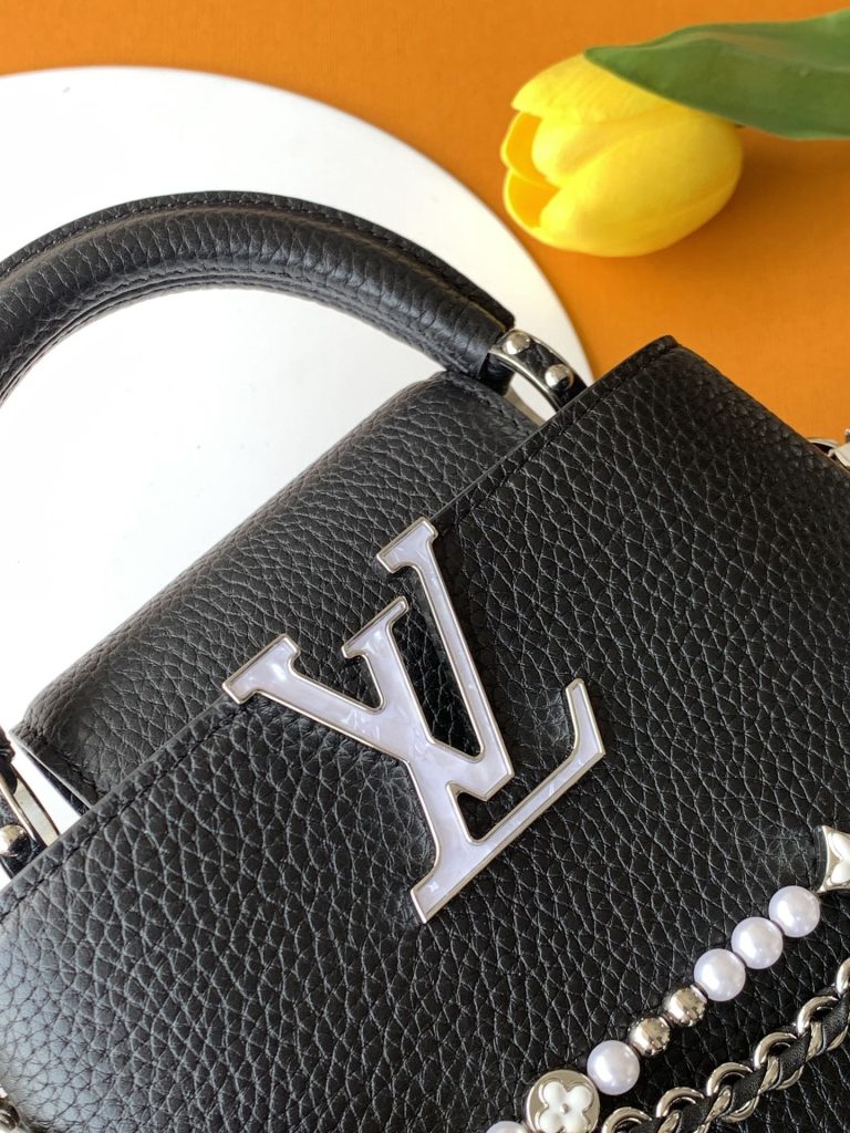 Monogram Card Holder M11908 in Black - Image 8