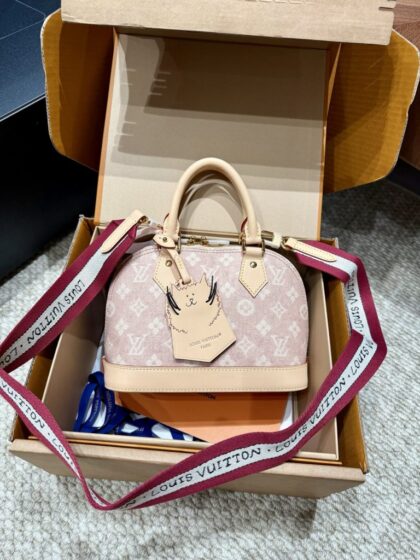 Handbag