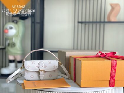 Monogram Handbag M13642