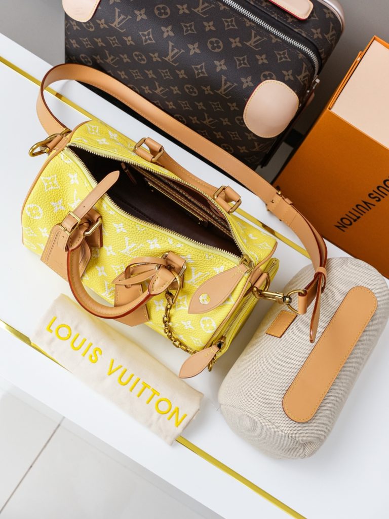 Monogram Handbag M13902 - Image 4