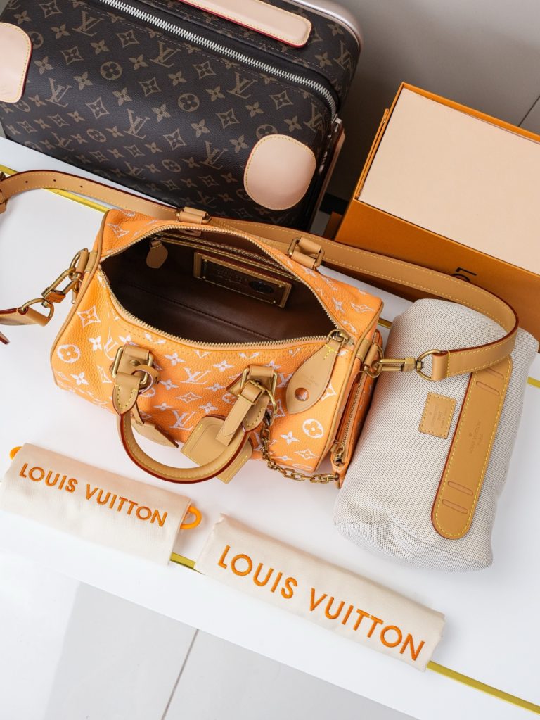 Monogram Handbag M13912 - Image 7