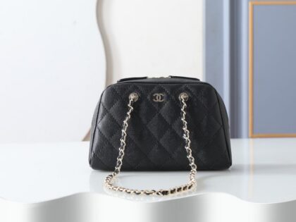 Quilted Shoulder Bag 5092 in Black