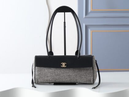 Quilted Shoulder Bag 6288 in Black