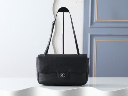 Shoulder Bag 6231 in Black