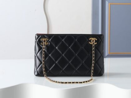 Quilted Shoulder Bag 4940 in Black