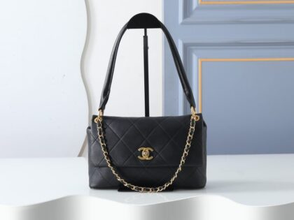 Quilted Shoulder Bag 6112 in Black